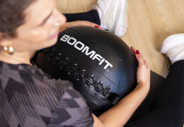 Wall Ball: O equipamento funcional que desafia força, resistência e coordenação